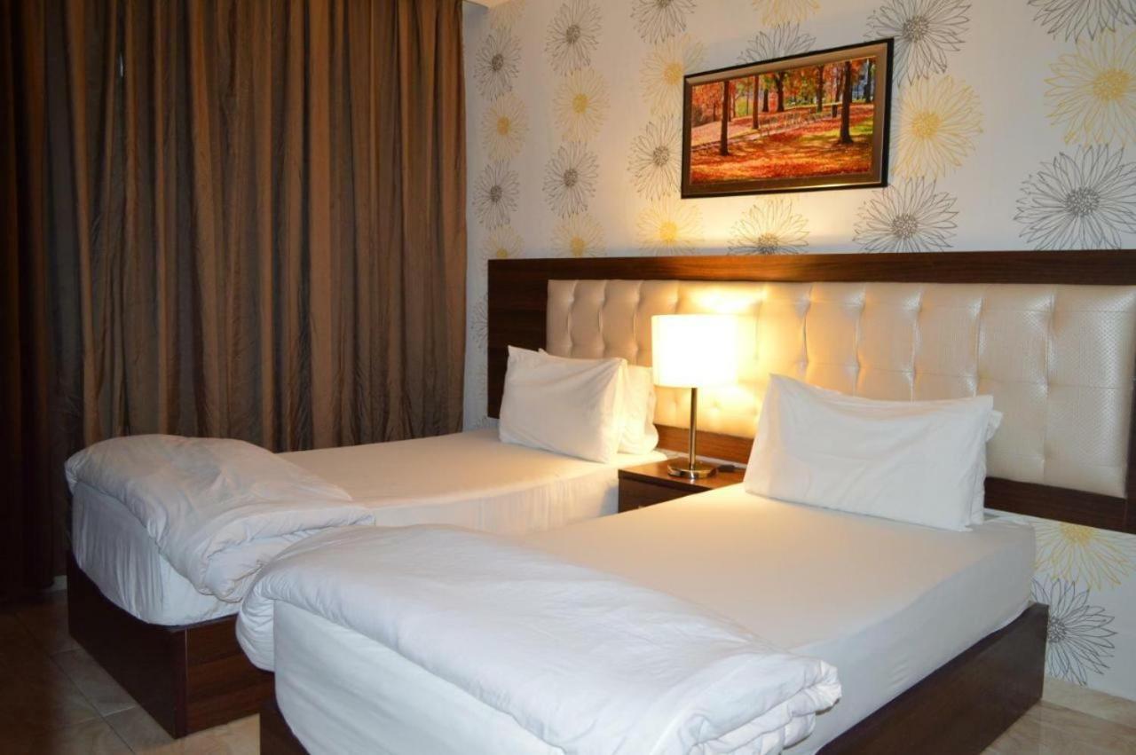 Lancaster Hotel Apartments Dahiet Alrasheed Amman Esterno foto