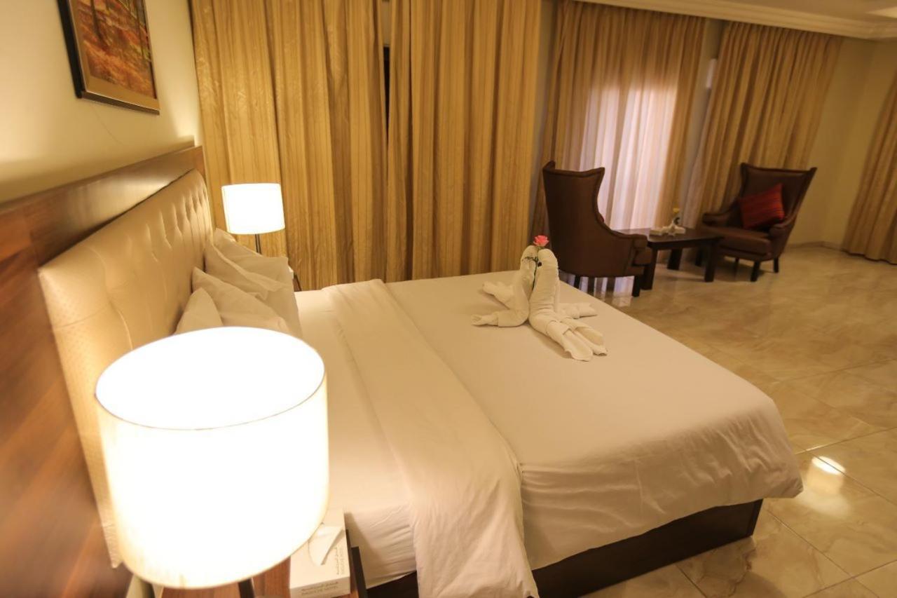 Lancaster Hotel Apartments Dahiet Alrasheed Amman Esterno foto